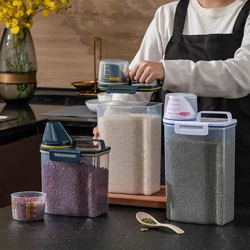Dog & Cat Food Storage Container – 1.5kg/2kg with Measuring Cup